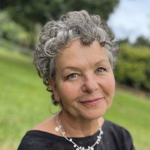 Photo of Elizabeth Rosner